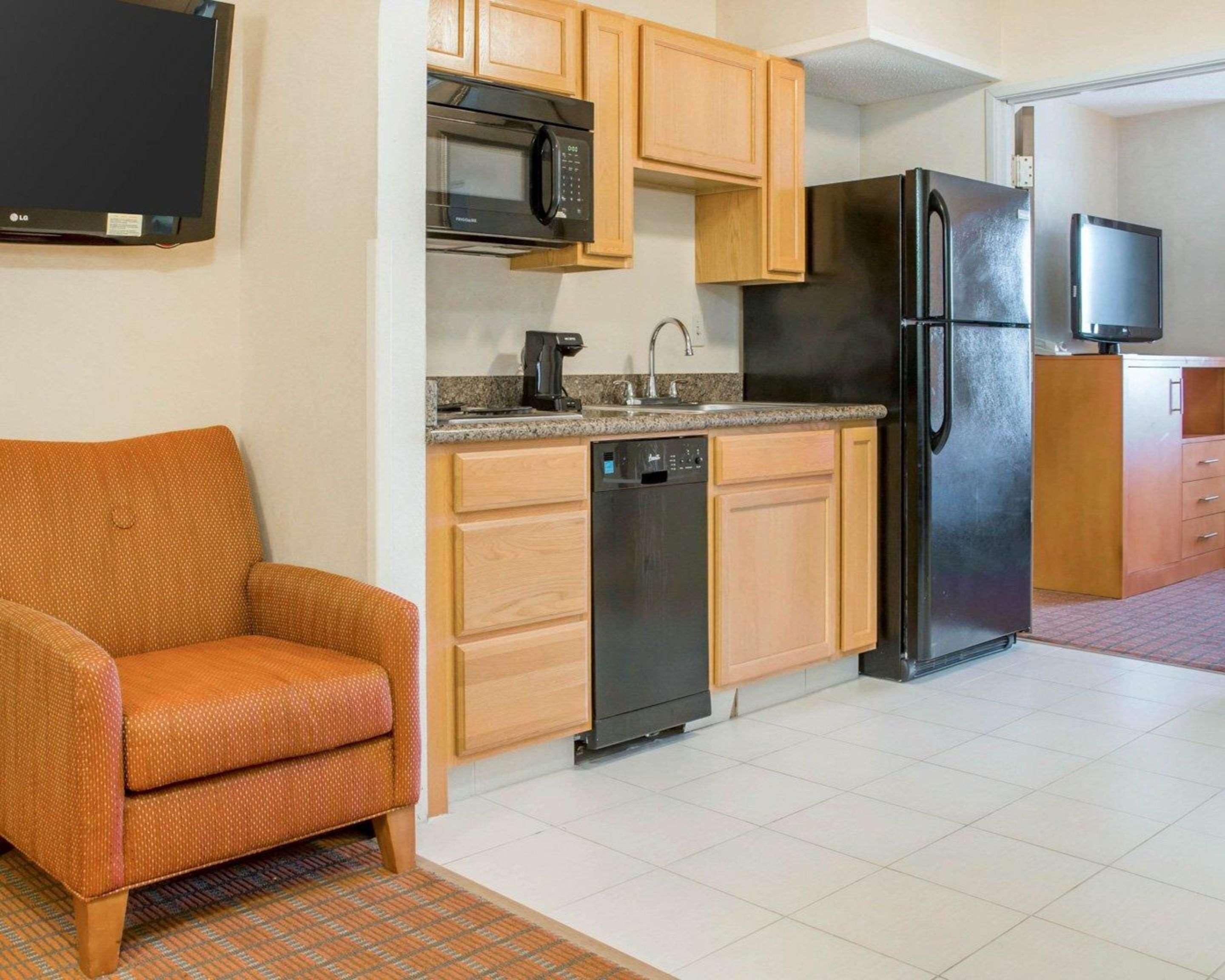 Comfort Suites Auburn Hills-Detroit Eksteriør bilde