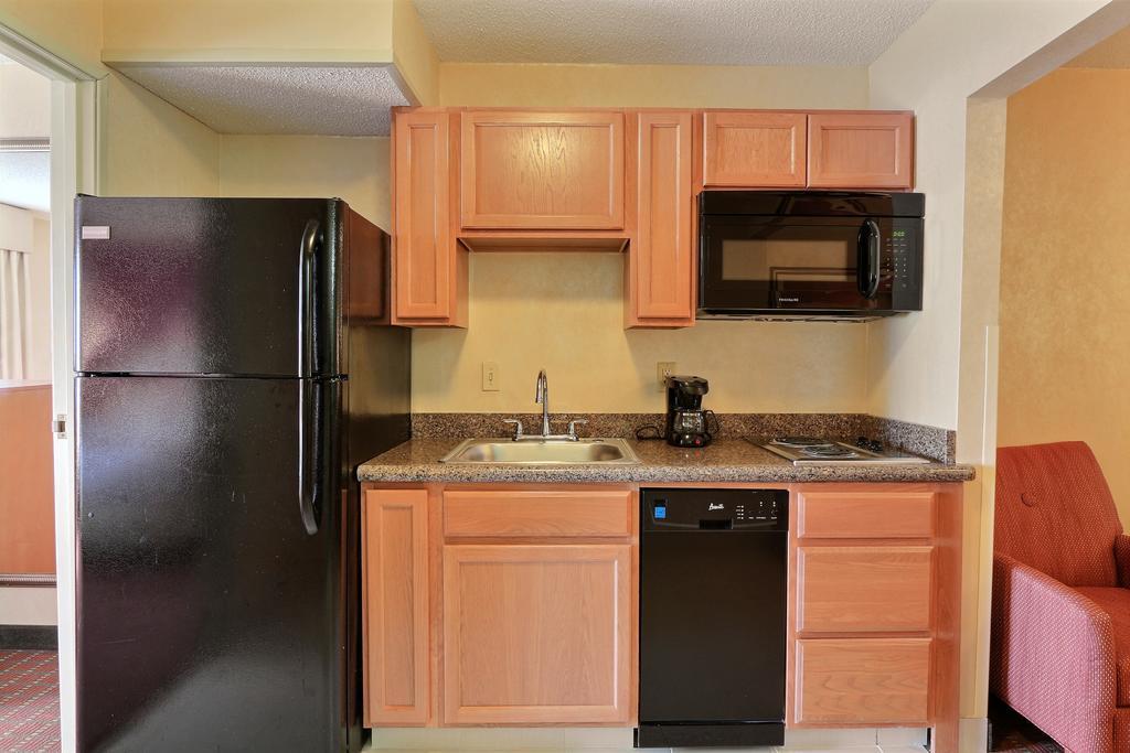 Comfort Suites Auburn Hills-Detroit Eksteriør bilde