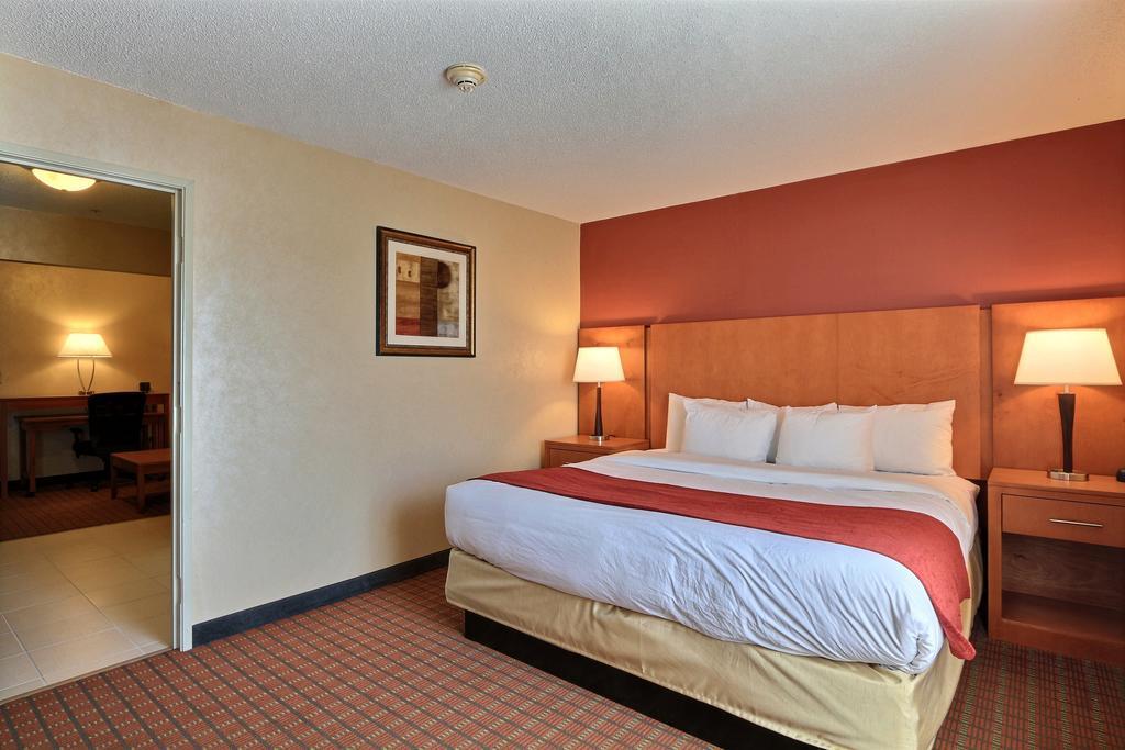 Comfort Suites Auburn Hills-Detroit Eksteriør bilde