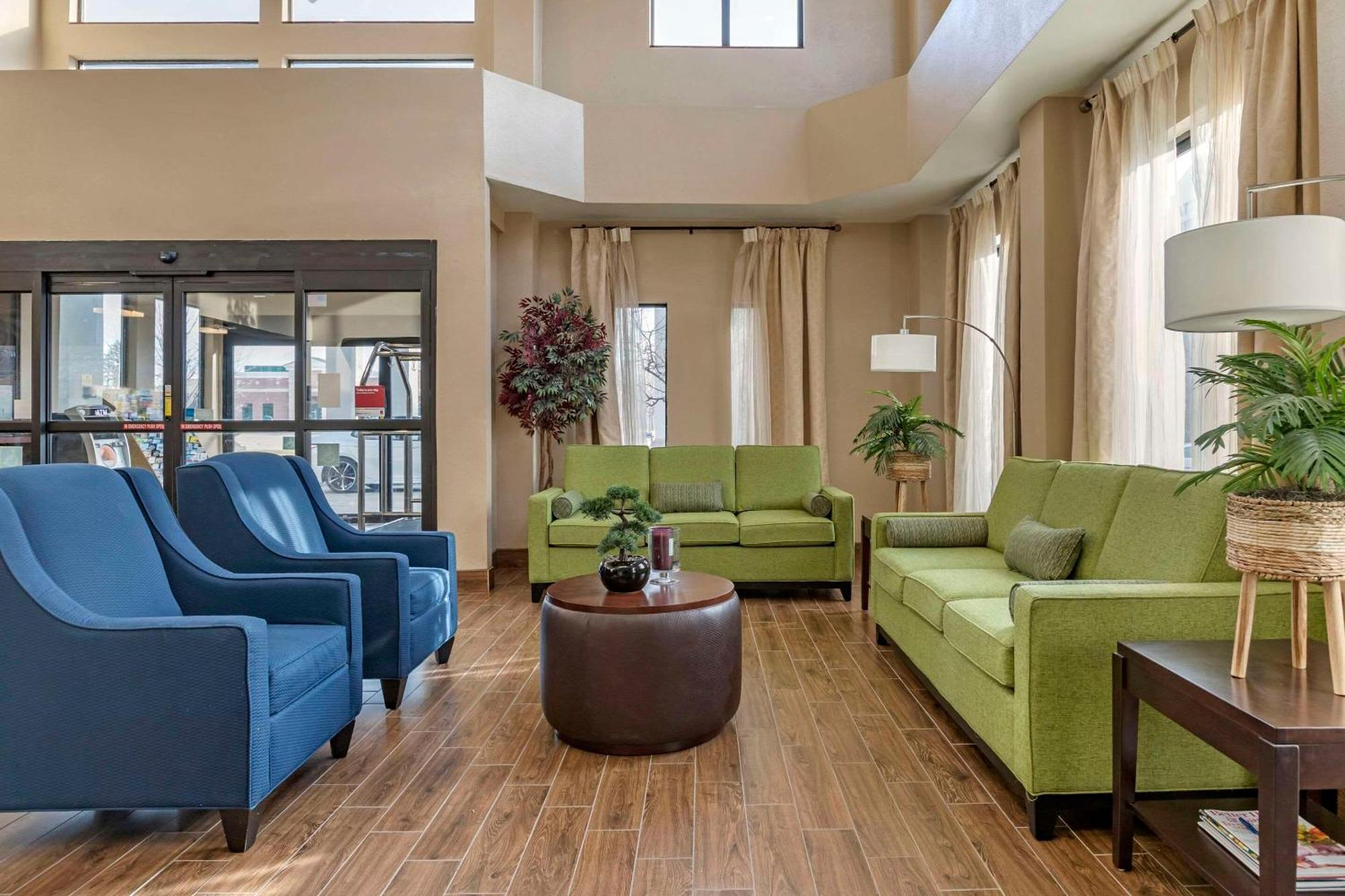 Comfort Suites Auburn Hills-Detroit Eksteriør bilde